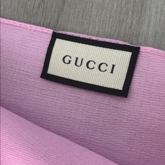 Gucci GG Logo Scarf - Picture 7 of 7
